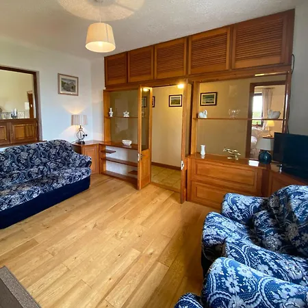 383 - بيت للعطل Claddaghduff