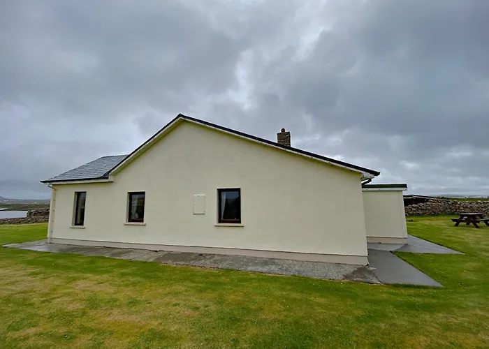 383 - Claddaghduff
